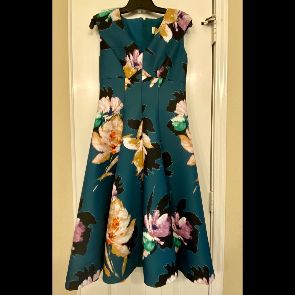 Moulinette Sours Teal Purple Peach
Easter Floral V-neck Sleeveless Dress Size 4.